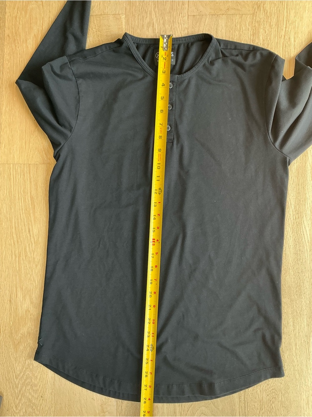 CUTS 2 Shirt Bundle Grey & Black Curve-Hem Long Sleeve Henley Men’s Size Medium - Picture 15 of 15